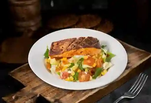 Ensalada De Salmón Salad