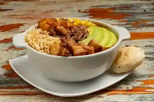 Cazuela De Frijol Todo Adentro