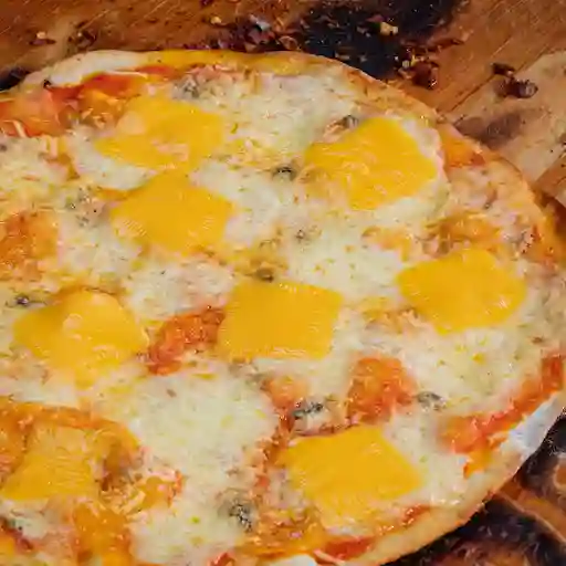 Pizza 4 Quesos