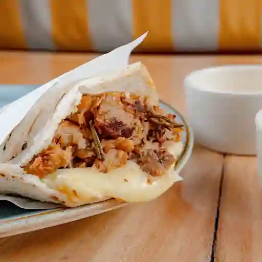 Arepa De Costilla De Cerdo Al Romero