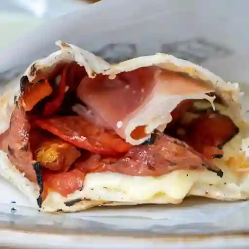 Arepa Tutti Salami.