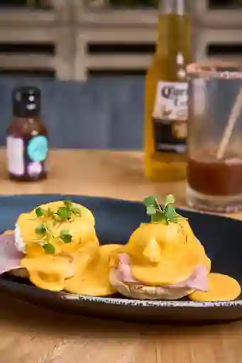 Huevos Benedictinos