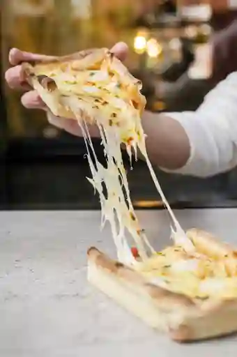 Pizza 3 Quesos Trufada