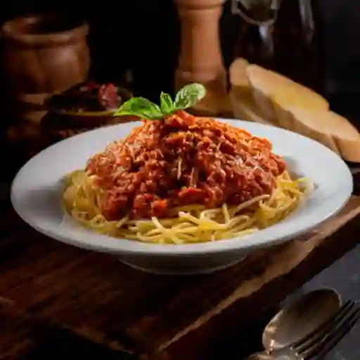 Spaguettis A La Bologñesa