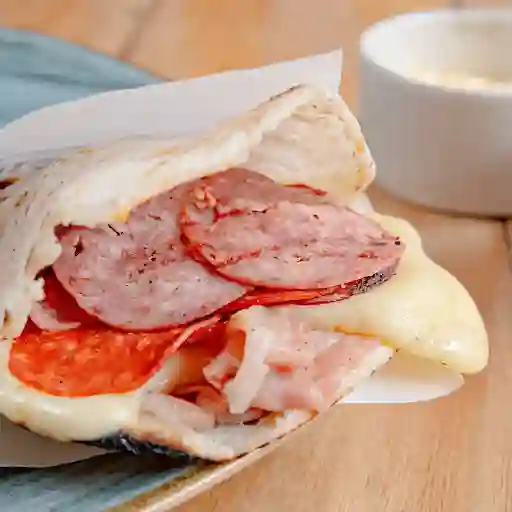 Arepa Tutti Salami