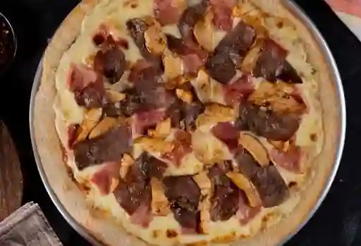 Pizza Tres Carnes