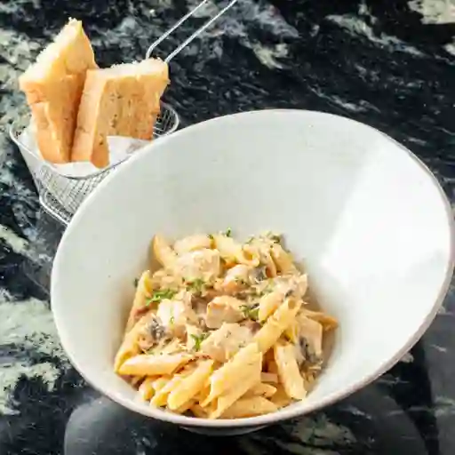 F11- Penne Alfredo Al Estilo Rústic