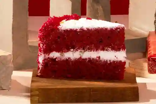 Torta Roja Chocolate Blanco Nueces