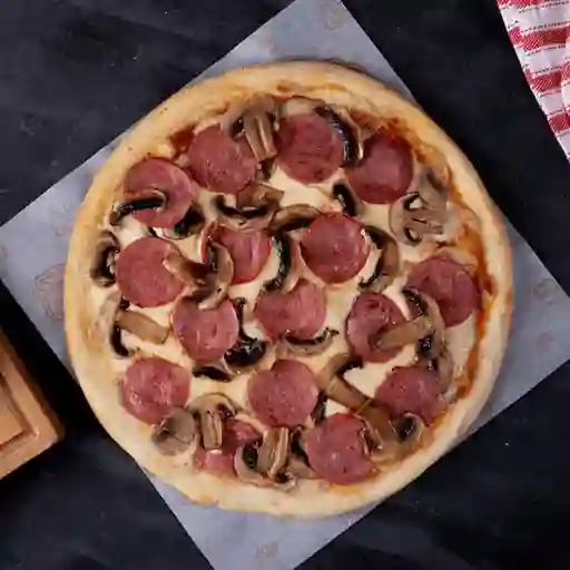 Pizza Salami Champiñones