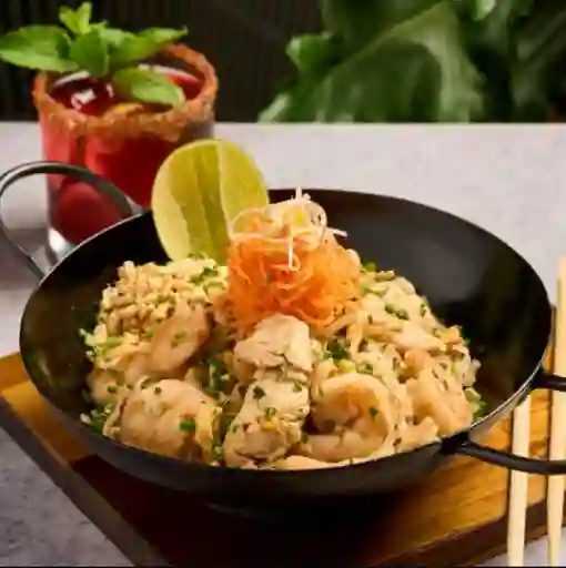 Phad Thai Clasico Pollo Camaron