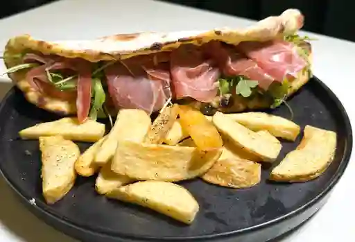 Panini Caprese Y Proscuitto Sandwich