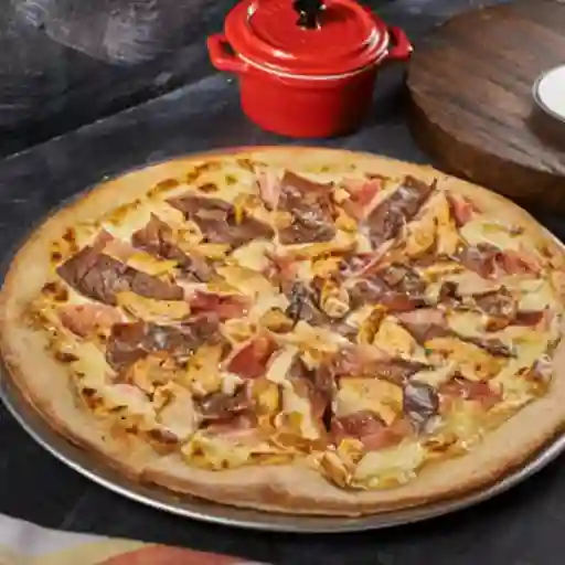 Pizza Tres Carnes Small