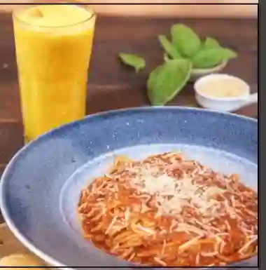 Pasta Boloñesa + Jugo Bahamas