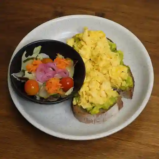 Tostada Huevo Y Aguacate Pisado