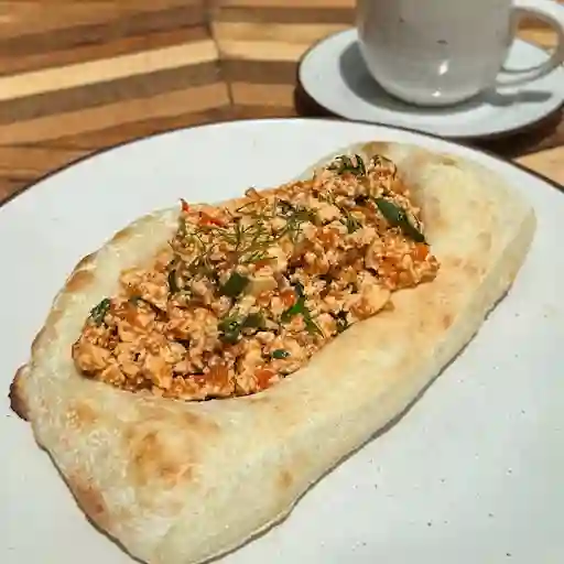 Tostada De Tofu, Espinaca Y Hogao