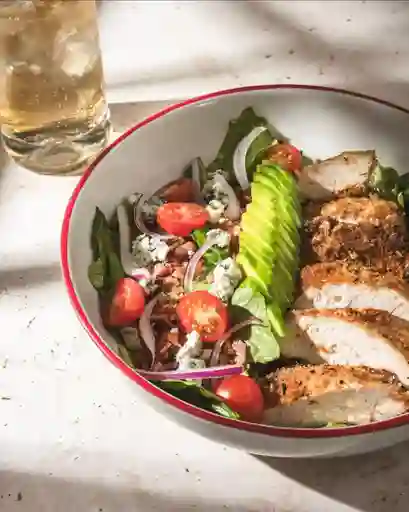 Ensalada Cobb + Pollo Crocante