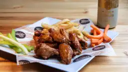 El Hangar Wings And Beer