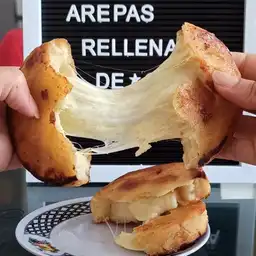 Arepas Rellenas de Queso La Provocativa