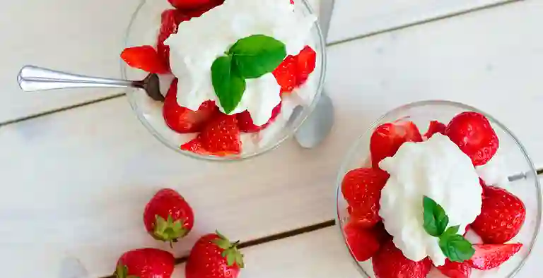 Creamy Fresas con Crema