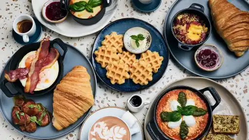 Annie Croissant y Café