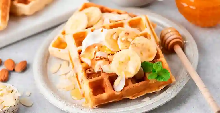 FRUTAS Y WAFFLES