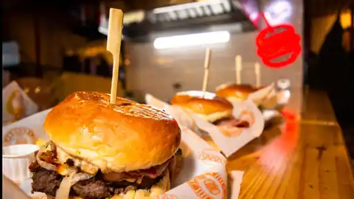 Toña & Federal  Coffee - Burger