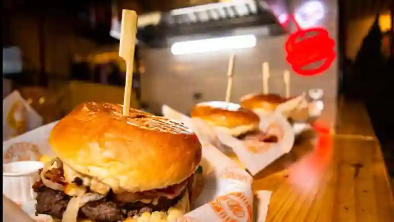 Toña & Federal Coffee - Burger a Domicilio Toña & Federal Coffee - Burger