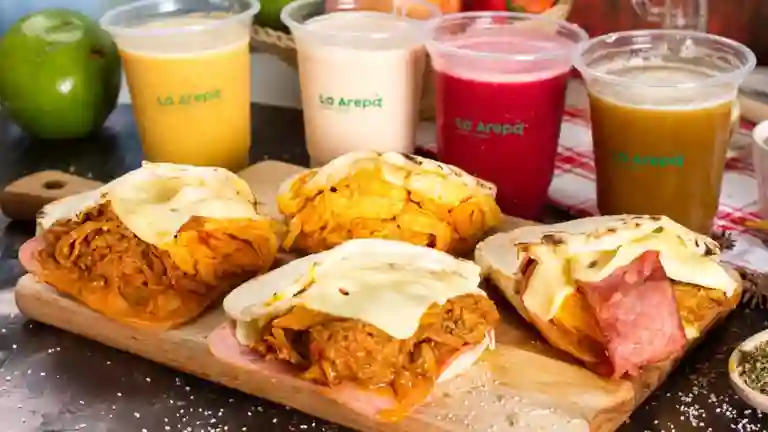 La Arepa Chorizos y Bebidas la Felicidad a Domicilio La Arepa Chorizos y Bebidas la Felicidad