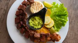 Camaleon Tipicos Chicharrones