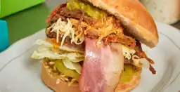 El Chamo Arepa y  Burger