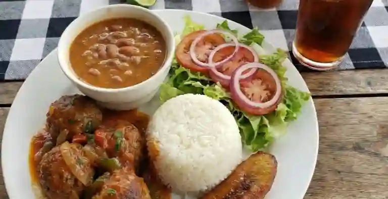 el Corrientazo. a Domicilio el Corrientazo.