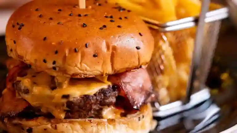 Cenovia Burger