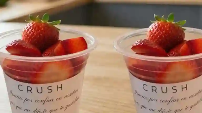 C R U S H Strawberry with chocolate a Domicilio C R U S H Strawberry with chocolate