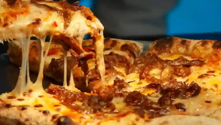 la Clandestina Pizza y Papas a Domicilio la Clandestina Pizza y Papas