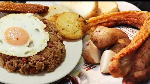 Tremendo Calentado y Chicharron