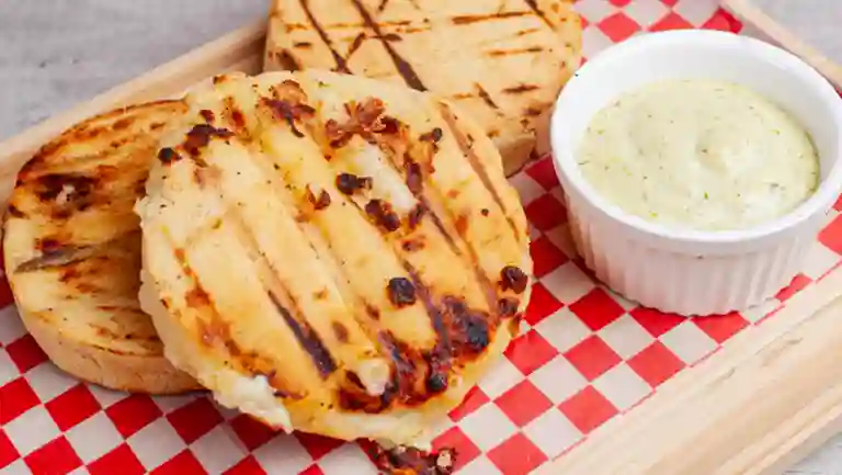 Arepas y Pinchos Tito y Chela