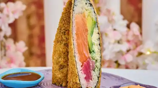 Akari Burrito Poke