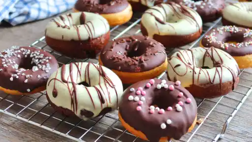 Donuts & Cakes Lab