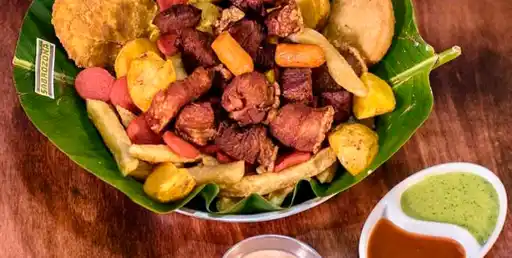 Sabrozona Picadas con Chicharron