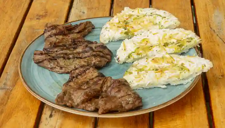 El Nisperito Steak House Pub