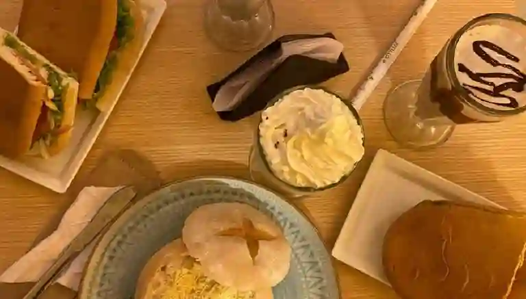 823 Sándwich & Café