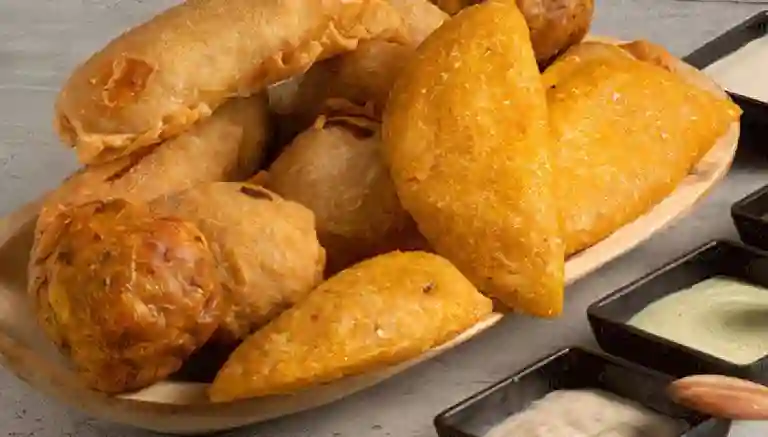 Tipico Antojitos Vallunos Y Salsas Gourmet
