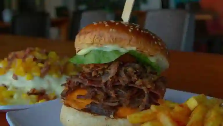 Combatti Pub