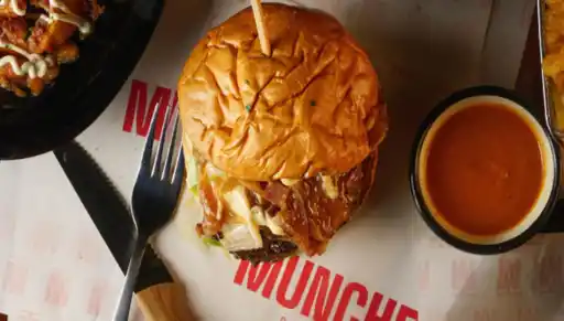 Muncher Social Bar