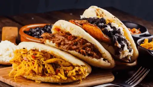La Carbonera Arepas y Parrilla