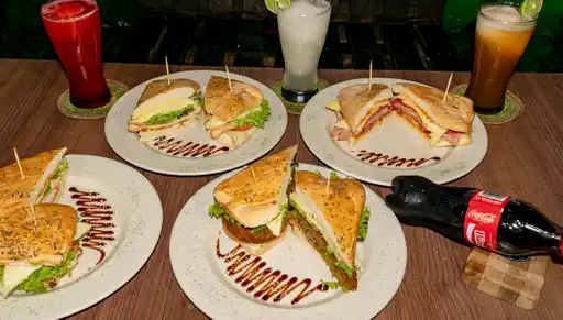 Casa Tinto Galeria Cafe