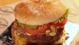 Tradicion Burguer Pereira