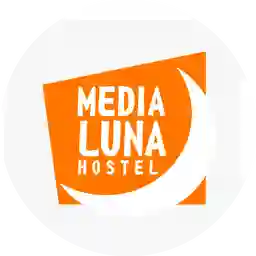 Pizzeria Media Luna Hostel a Domicilio