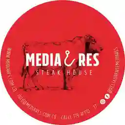 Media Res Steak House a Domicilio