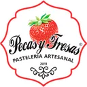 Pecas y Fresas Postres